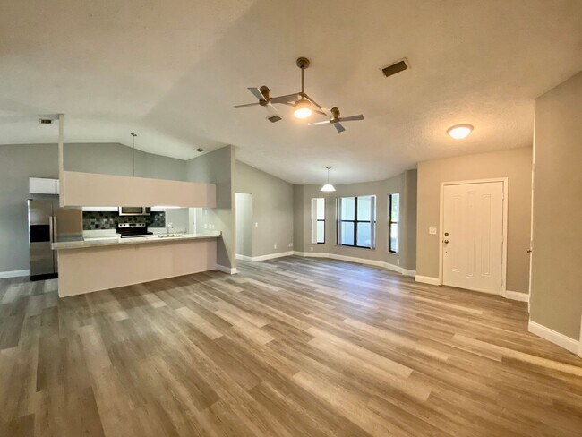 Foto del edificio - Three bedroom two bathroom Inverness Highlands Home