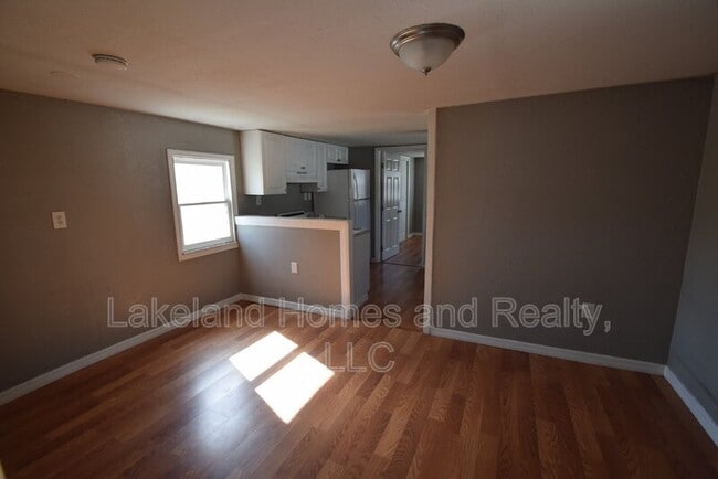 Building Photo - 1060 E Wabash St