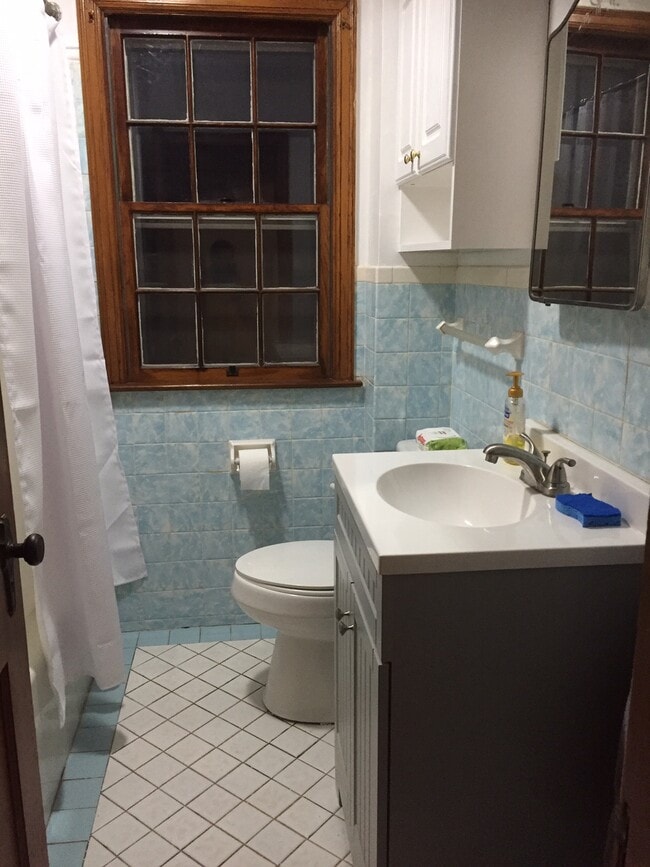 1st floor bath - 5 Ohio Ave