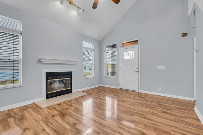 Foto del edificio - 5904 Colchester Dr