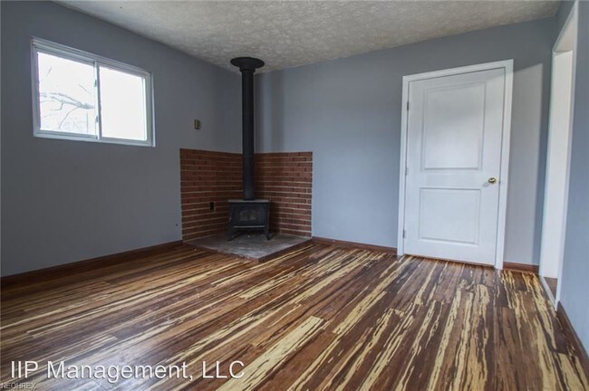 Foto del edificio - 3 br, 1.5 bath House - 10235 Wentworth Road