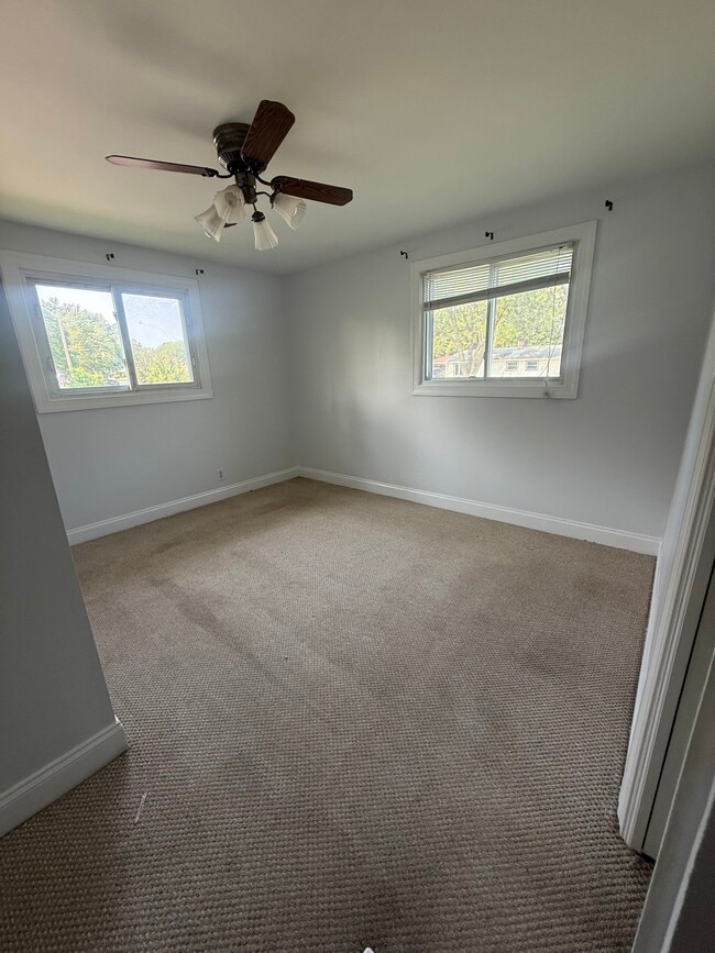 Bedroom 1 - 100 Granada Rd