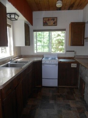 Foto del edificio - 10648 Oak St