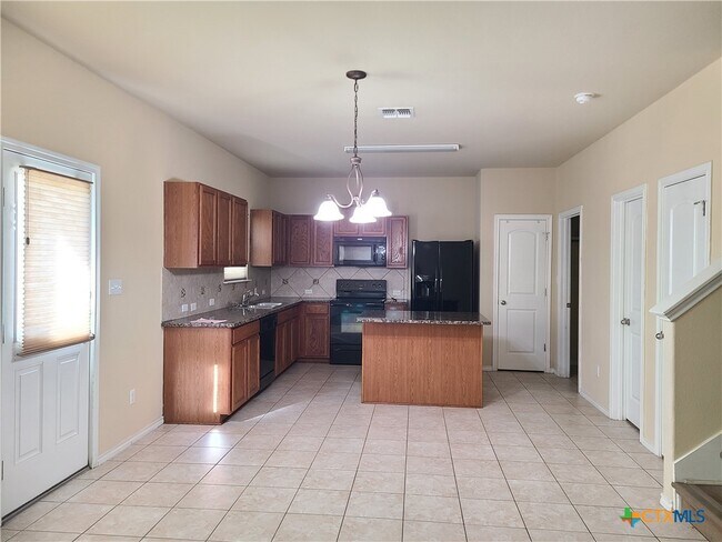 Building Photo - 3311 Rusack Dr