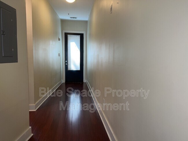 Building Photo - 1195 Milton Terrace SE