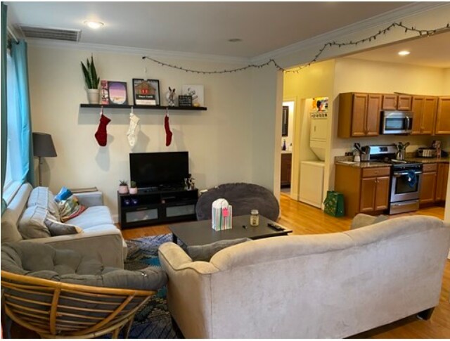 Building Photo - 210 Calumet St