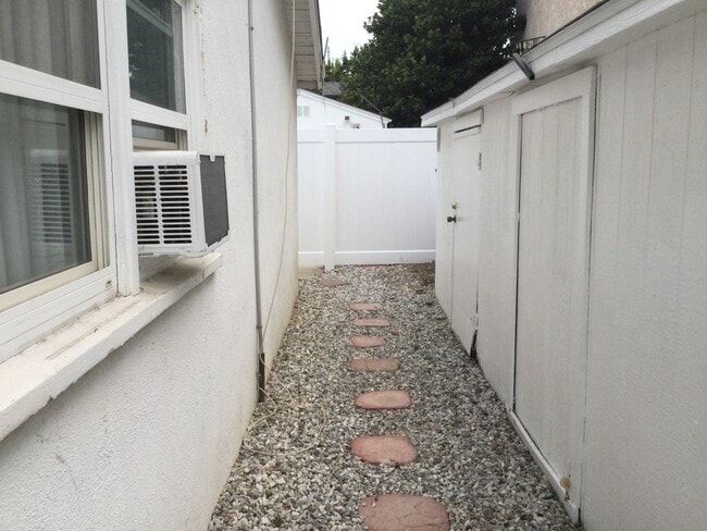 Photo - 20957 Community St (Los Angeles, CA) House