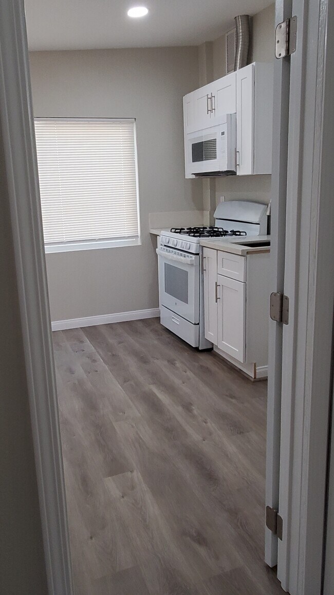 Foto del edificio - 21629 Cottonwood Ave
