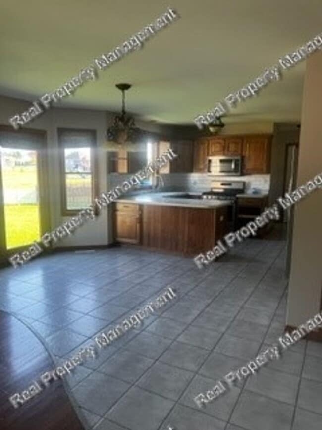 Foto del edificio - Four Bed SFH in Autumn Chase
