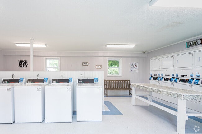 Community Laundry - Branson Creek Commons