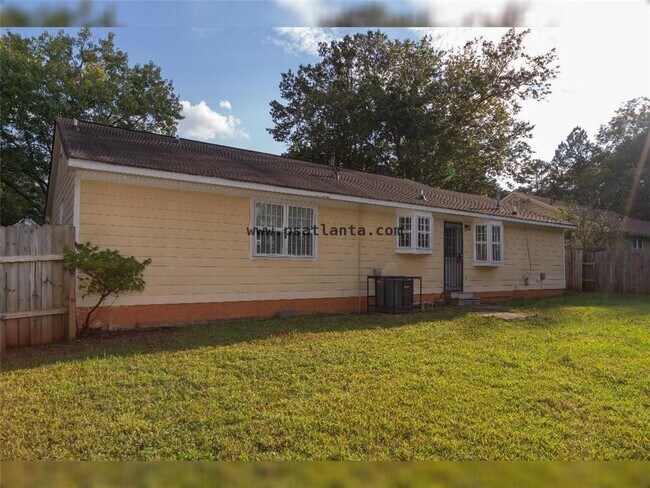 Building Photo - 385 Martin Dr