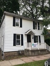 Building Photo - 68 Miller St