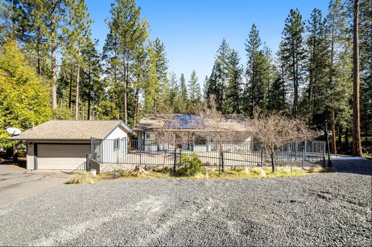 Primary Photo - 19926 Pine Mountain Dr