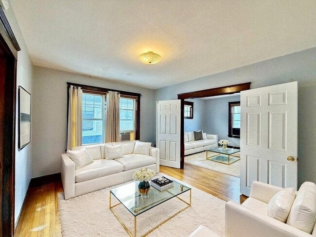 Building Photo - 162 South St