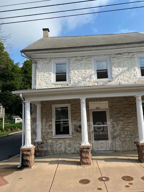 Primary Photo - 449 W Main St