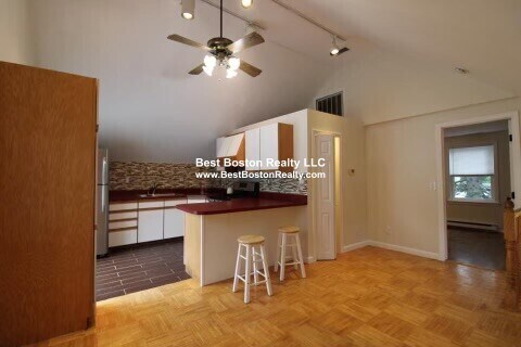 Foto del edificio - 22 Lakeside Ave