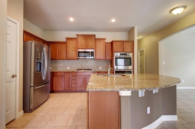 Building Photo - 2912 Castellan Ln