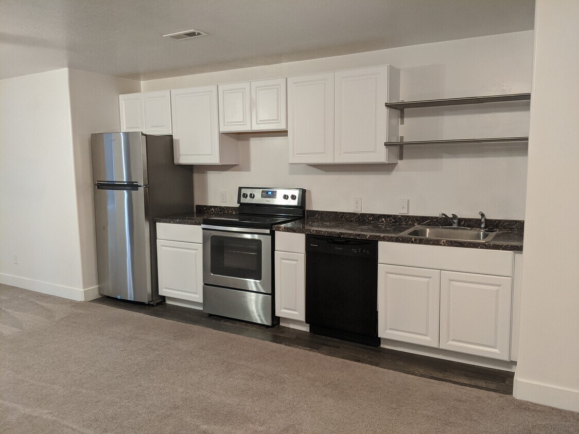 Kitchenette - 4049 N 900 W