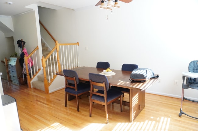 Foto del edificio - 8596 Wyngate Manor Ct