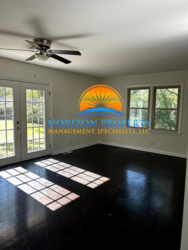 Foto del edificio - 703 Lantana Way NW