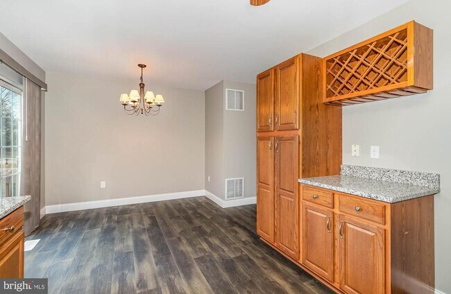 Building Photo - 104 Buckley Dr