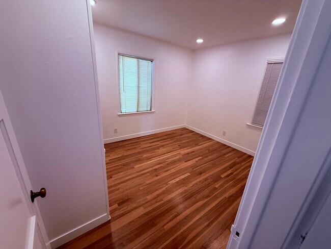 Foto del edificio - 12156 Miranda St