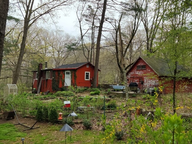 Foto del edificio - 480 Maupas Rd N