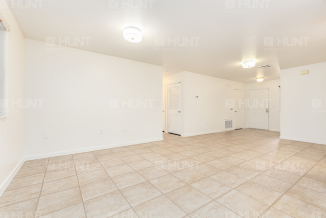 Building Photo - 2208 Kirkbride Ave