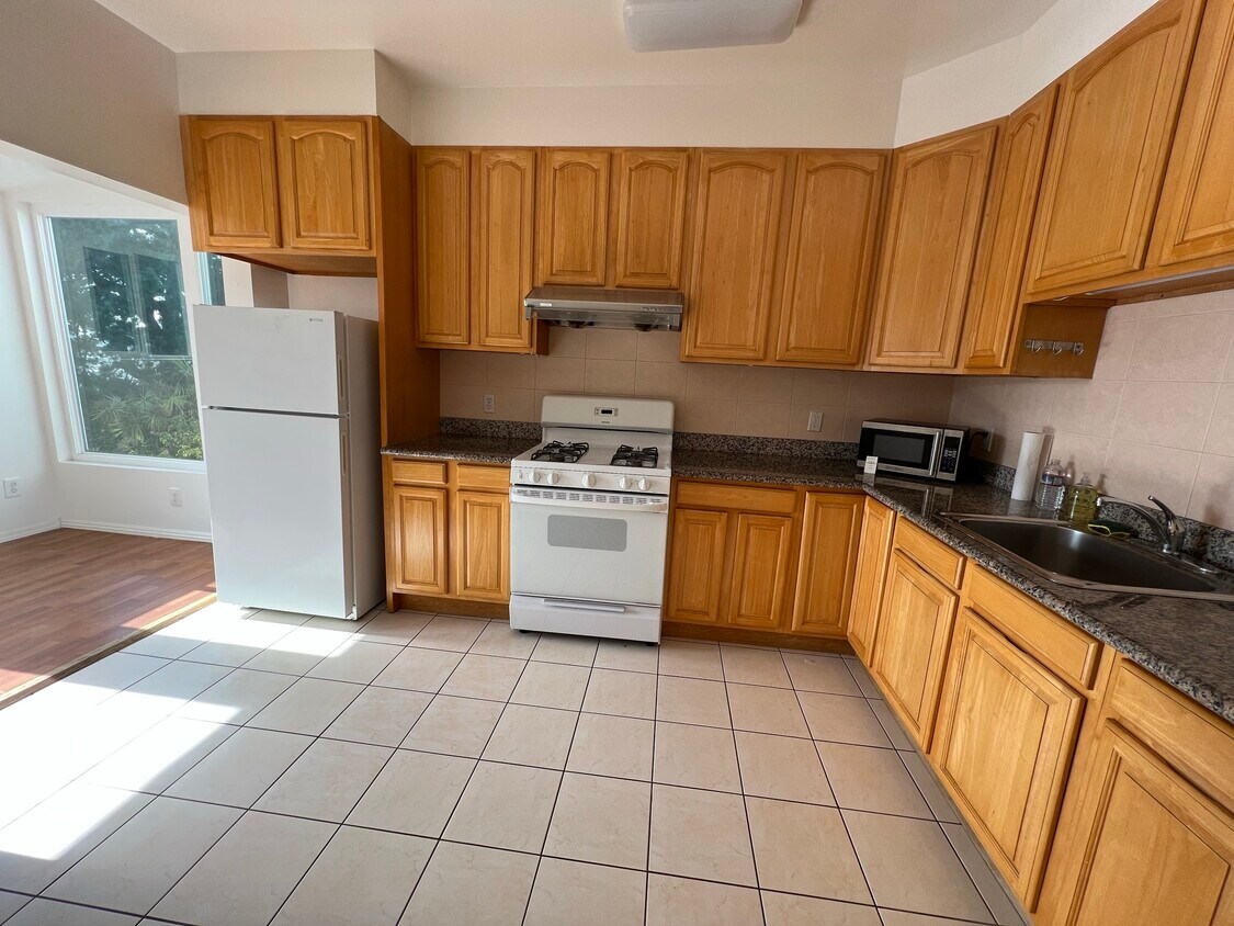 Primary Photo - 1473 9th Ave