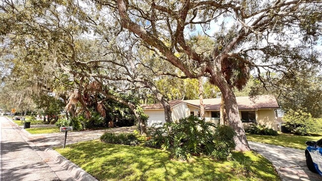 Photo - Stylish & Spacious 3-Bedroom Retreat in We... House