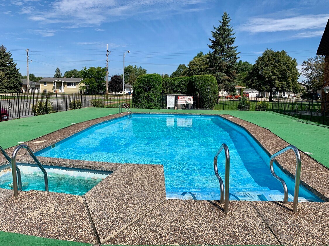 933 W Glen Park Ave Unit 304, Griffith, IN 46319 Condo for Rent in