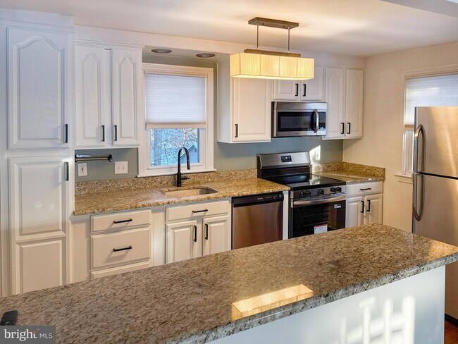 Foto del edificio - 133 N Line Rd