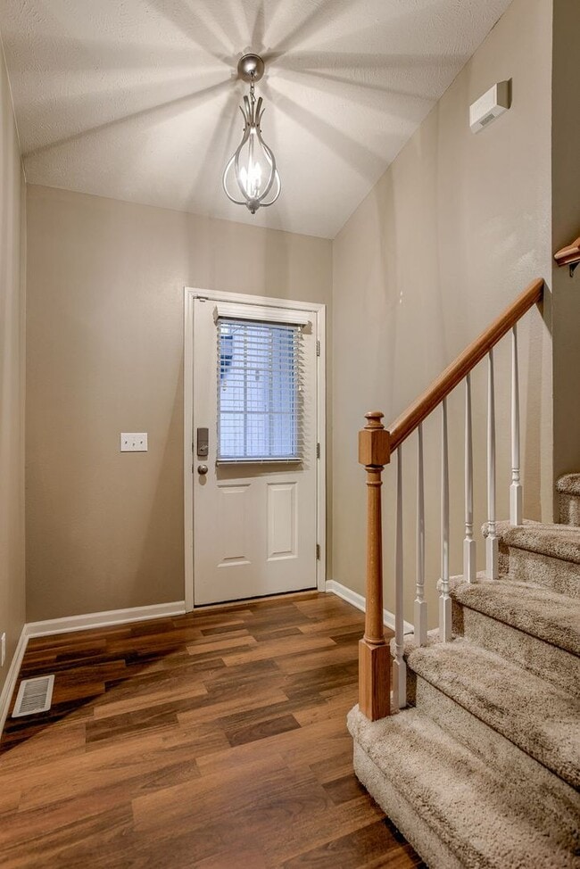 Building Photo - Great 3 Bedroom In A Great Location!!
