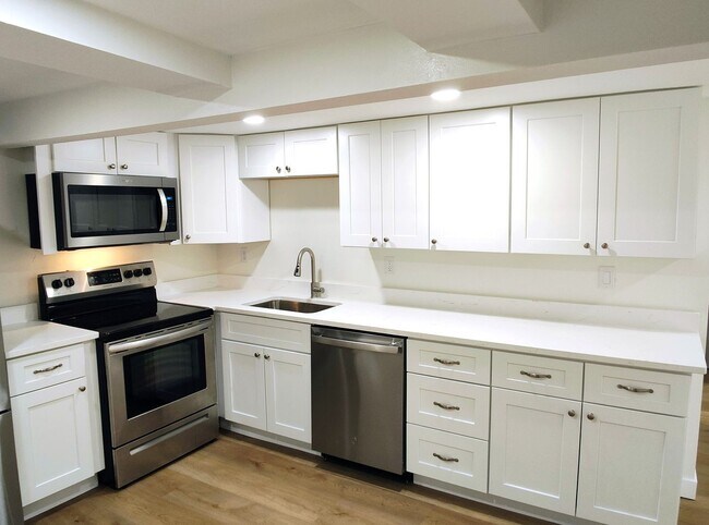Foto del edificio - 951 Logan Ave S
