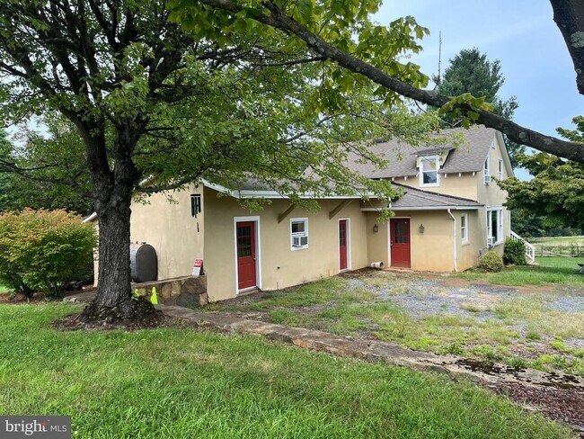 Building Photo - 5646 Merry Oaks Rd