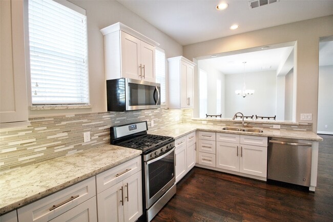 Building Photo - 709 Link Rd