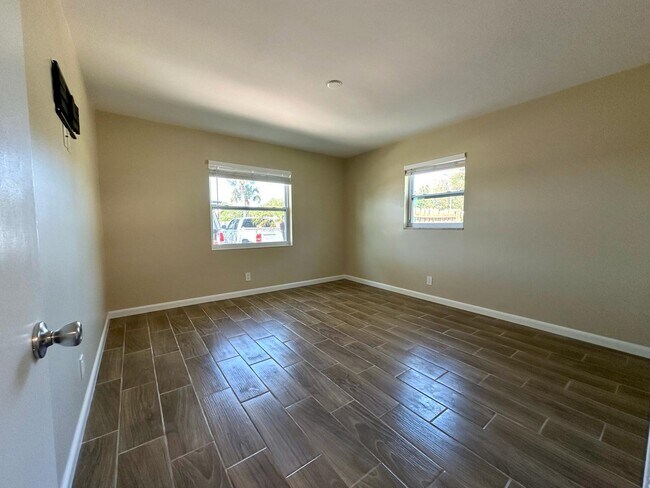Building Photo - 9164 Sunrise Dr