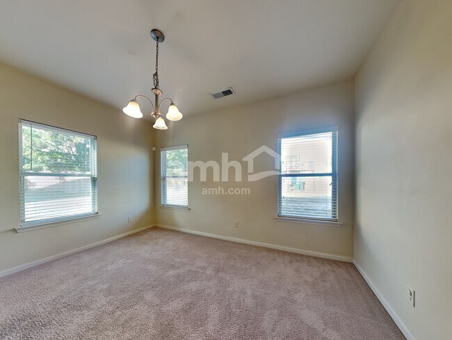 Foto del edificio - 1302 Lock Heath Trail SE