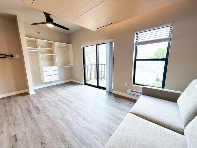 Foto del edificio - Badger West Residences