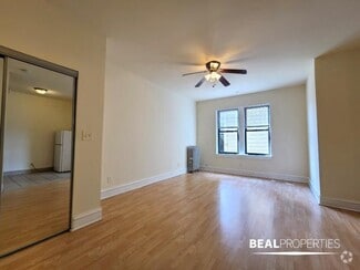 Building Photo - 4851 N Damen Ave