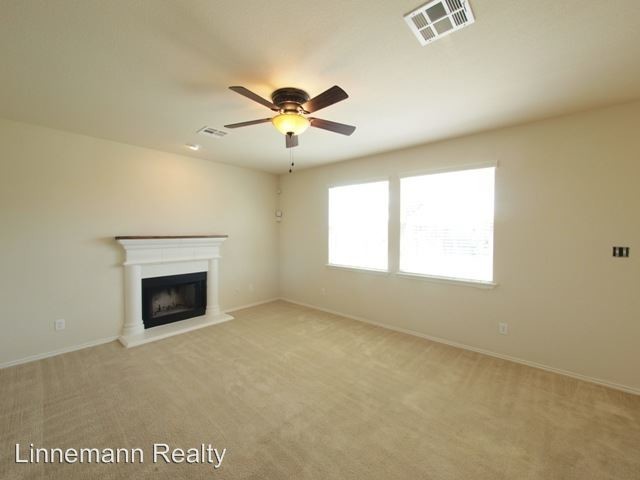 Building Photo - 4 br, 2.5 bath House - 4904 Willamette Lane