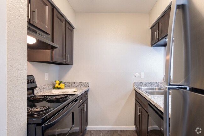 1HAB, 1BA - 686SF - The Park at Sorrento