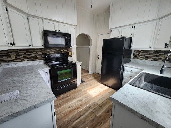 Building Photo - 1000 S 8th St