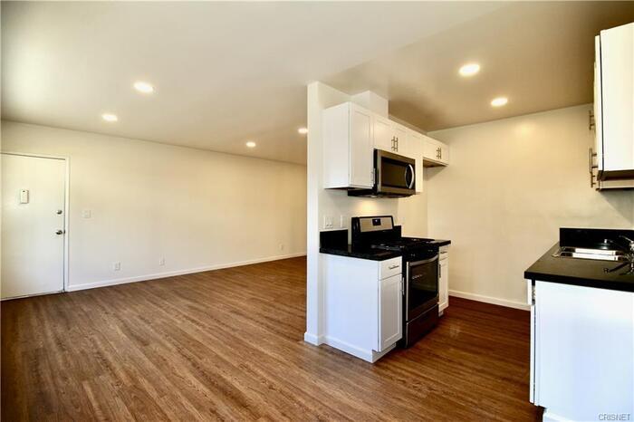Primary Photo - 6140 Whitsett Ave