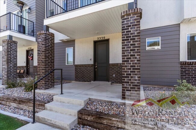 Foto del edificio - Beautiful 3 Bed 2.5 Bath Townhome in West ...