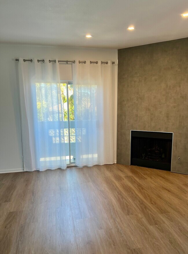Fireplace - 812 Vernon Ave