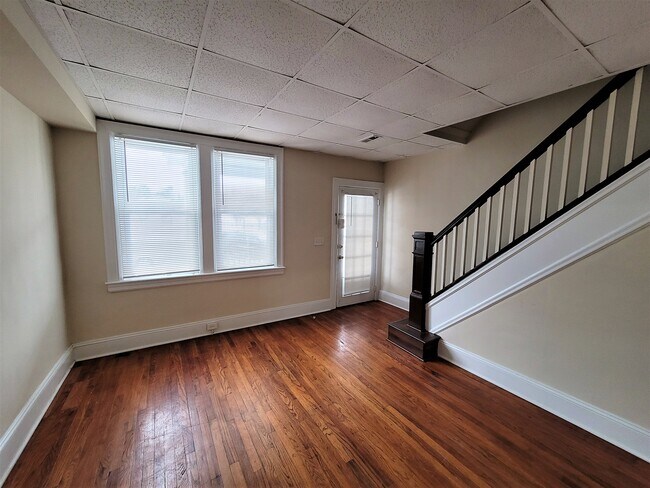 Building Photo - 3715 Wilkens Ave