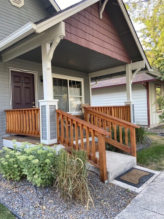 Foto del edificio - 4863 Sonoma St