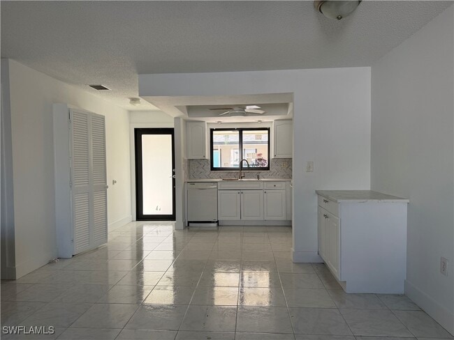 Building Photo - 3318 Del Prado Blvd S