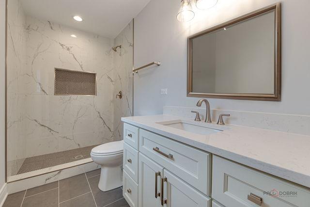 Building Photo - 3 bedroom in Chicago IL 60647